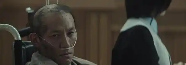 这部电影尺度较大,其中更是有张震的全身镜头,瘦弱的胳膊显露骨感,引