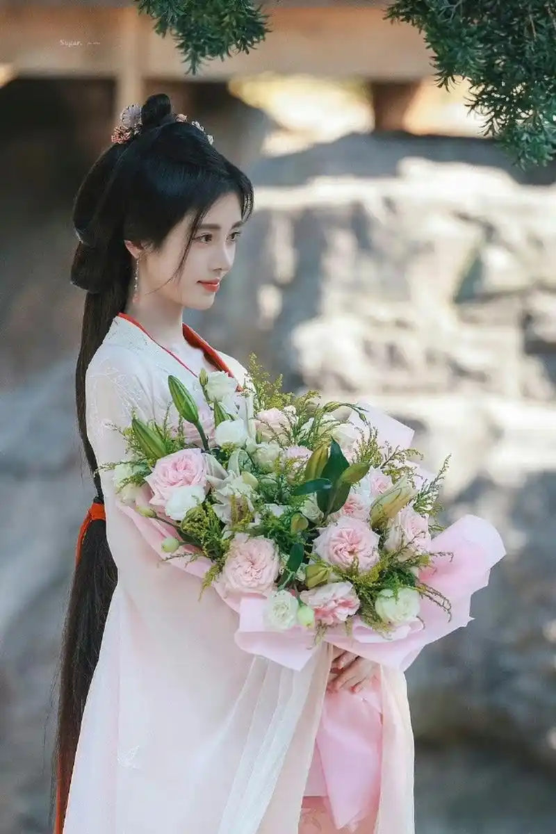 鞠婧祎主演的《花间令》杀青啦!