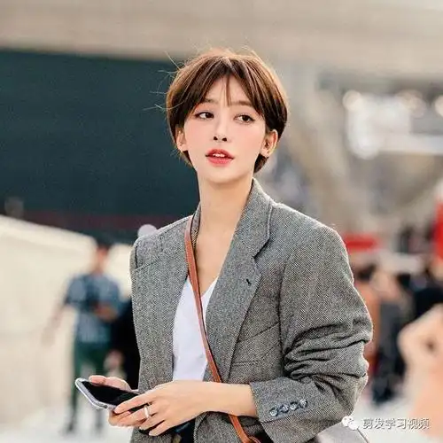 2021巨火网红超a超短发定型烫