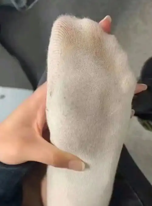 女孩子的袜子臭不臭? - 知乎