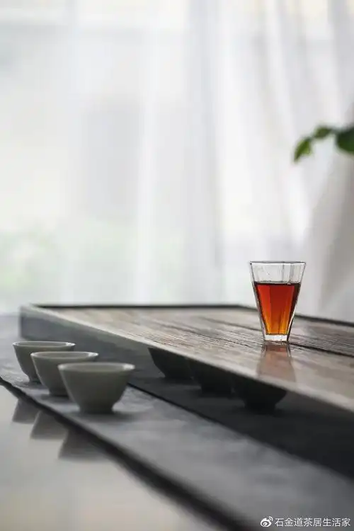 木化石丨营造极简的现代风雅茶居