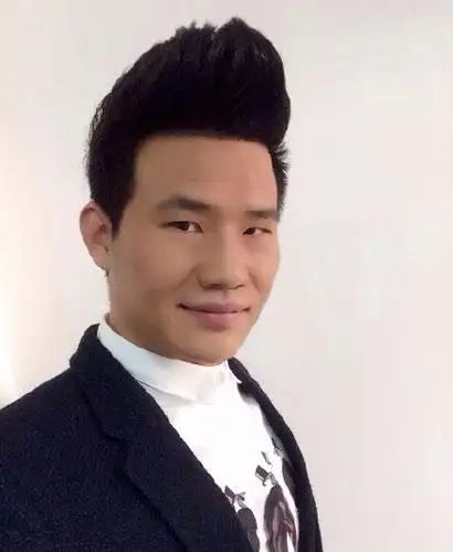 "小兵张嘎"近照曝光 四方脸变尖认不出