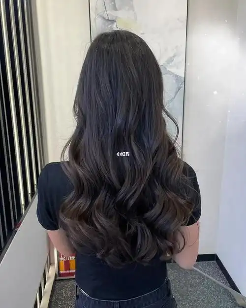 甜美大卷烫出女生该有的温柔气息!