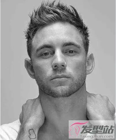 男生毛刺发型一款帅炸的男生短发