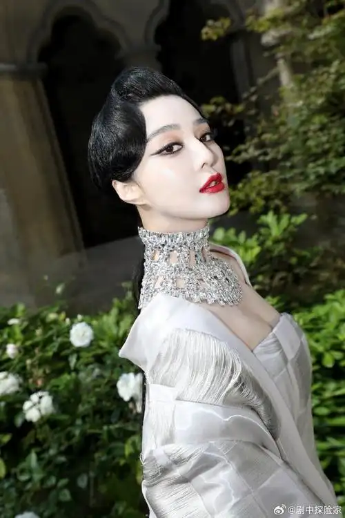 红毯造型这块,姐真是无敌了,@范冰冰包美的91