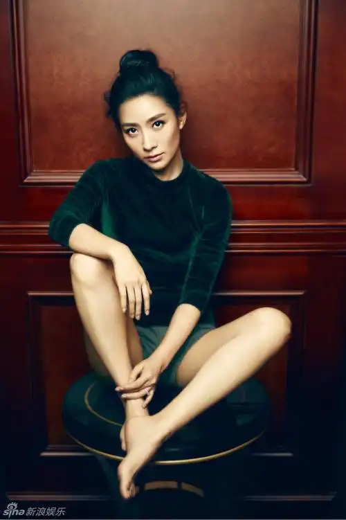 组图:陶昕然魅惑写真曝光 性感霸气气场全开