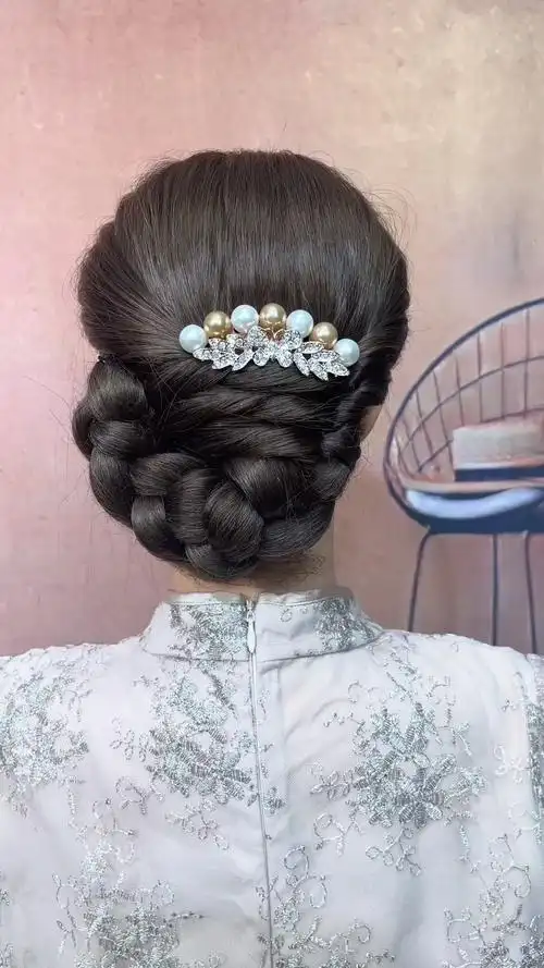 贵妇旗袍盘编发