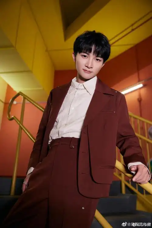 siself##周深跨年好忙##周深中西合璧的舞台有多惊艳##周深 艺溉怂