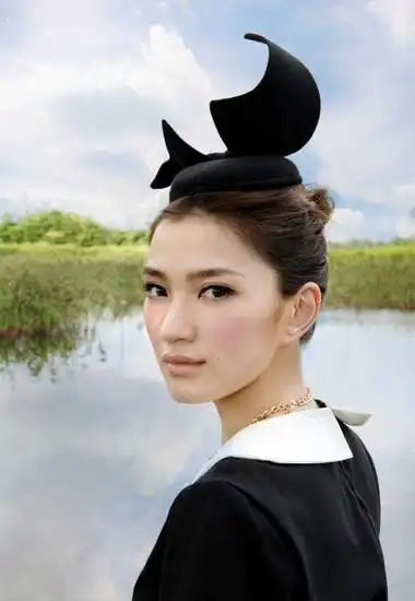 11月30日,《中国好声音》人气学员丁丁带着全新唱片《让你猜》现身