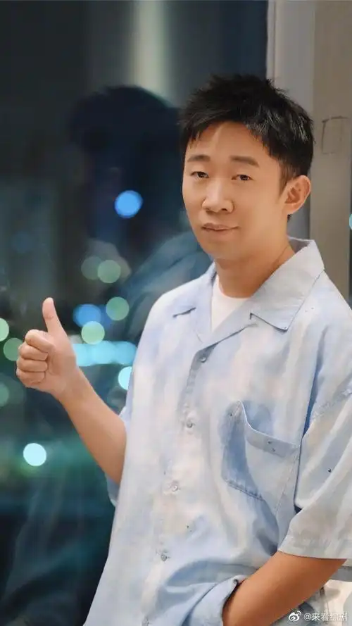 杨迪818晚会造型图##杨迪晒818晚会造型图