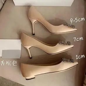 本女方扣平底宴会伴娘婚鞋髙版mb水钻尖头绸缎细跟高跟单鞋女