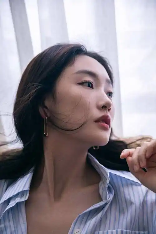 她长得像杜鹃和王丽坤的结合体,戏路却有白百何的风范?