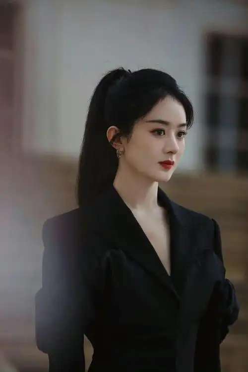 看了赵丽颖的侧脸才知道这种鼻子有多完美