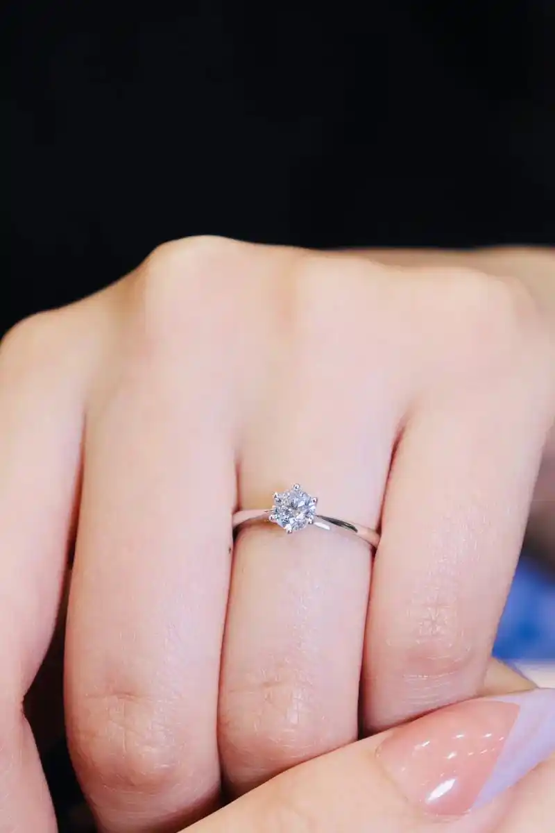 新人入门钻戒必看78经典六爪款钻戒.