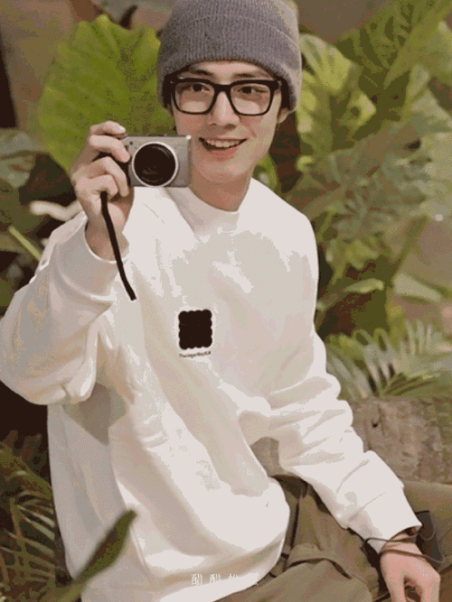 战超话#肖战工作室发重庆vlog了#  这是全世界最治愈的饭了[锦鲤附体]