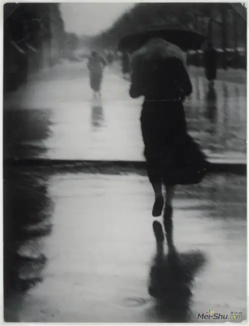 《雨中的过路人》布拉赛(brassai)高清作品欣赏