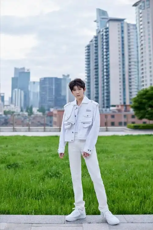 王源白色工装##王源白色工装外套