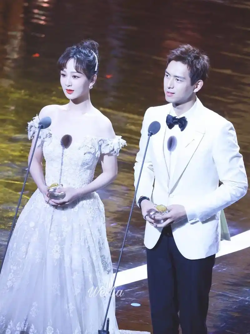 cp售后我只服童颜夫妇,李现杨紫时尚芭莎再同框