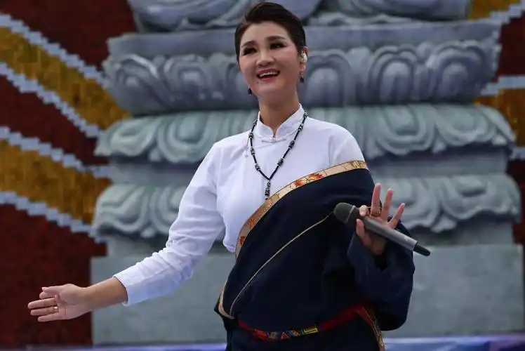 降央卓玛倾情献唱黄牡丹节!一场花事盛宴,点燃米林活力舞台!