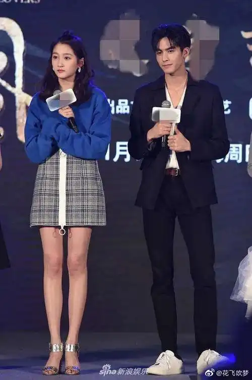 一些关晓彤和男明星同框图,关晓彤看起来是真的高!