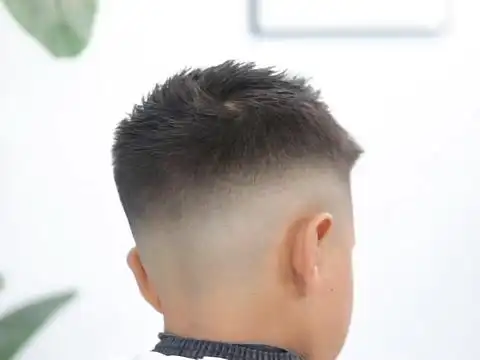 渐变小寸头很不错,真帅气