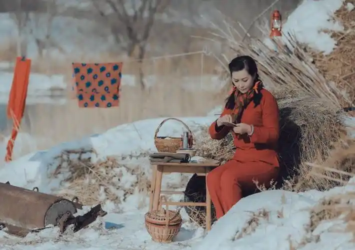 摆手哎~~妹妹站在圪梁梁上哥哥他站在那个沟想起我的那个亲亲呀泪满流