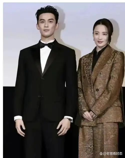 香港这天晚上,花娇柳媚的赵丽颖和蒋勤勤,输给全裸出镜的赵喜娜