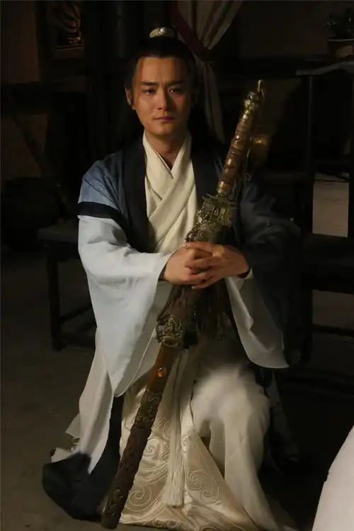 《新甘十九妹》之水红芍(秦雪饰演)和冼冰(王雨