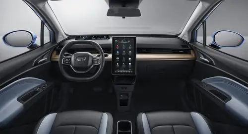 【哪吒v内饰】此外,哪吒汽车还分别入围"2020中国汽车出行产业科创版