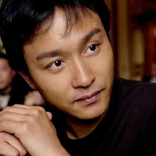 张国荣离世当天:现场痕迹一夜都没有抹去,9小时内又有6人跳楼