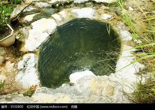 腾冲热海景区的温泉泉眼