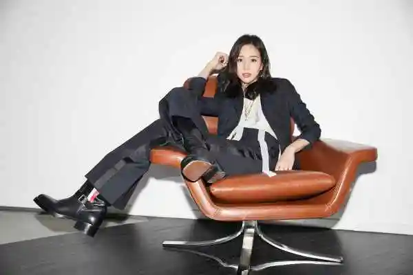 博士,台湾大学社会学系及国家发展研究所教授,母亲郑如晴是文学硕士