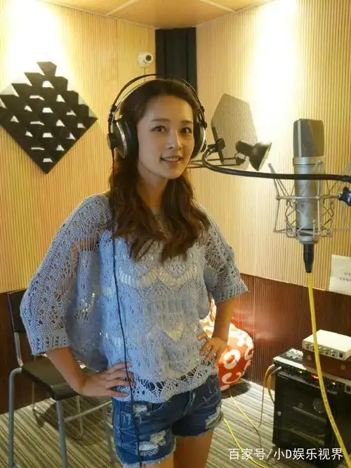 清纯美女李沁旧照合集,身材就一个字"瘦",且从未改变