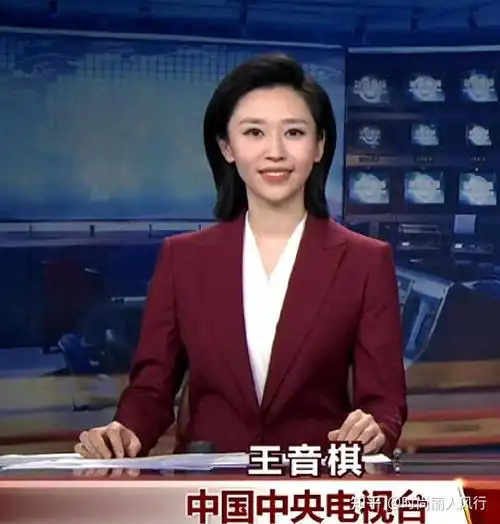 新闻联播迎来首位90后女主播穿旗袍气质古典长相不输董卿