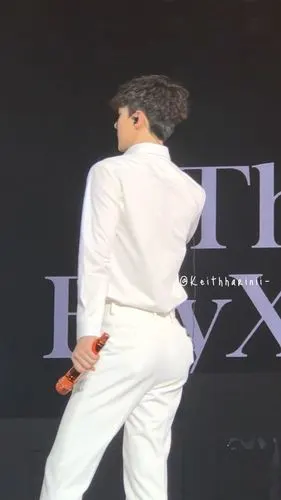 吴世勋# 这么翘的屁股是真实存在的吗