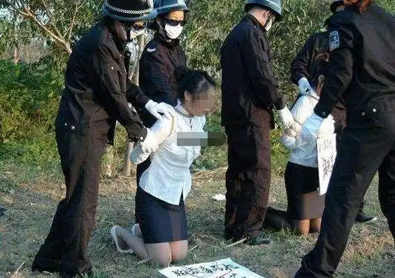 而且死刑犯也有权利在春节时看望家人,所以春节时枪毙死刑犯这种说法