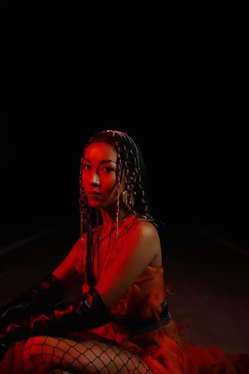 吉克隽逸钻石脏辫时尚图片写真