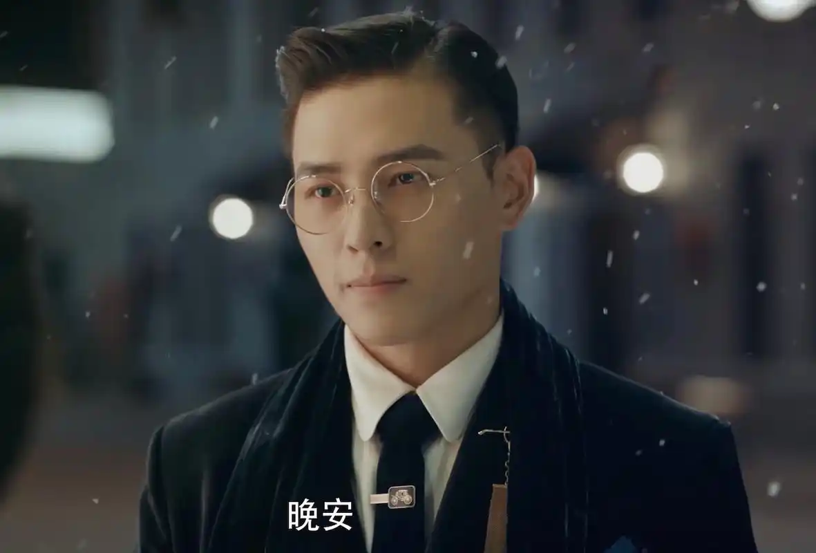 《烈火军校》沈听白真是把所有的温柔都给了曲曼婷!