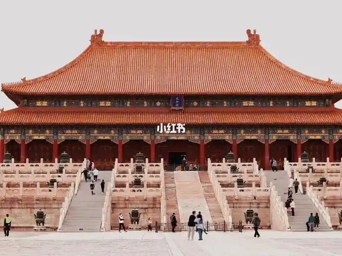 90淡季门票40,旺季门票6094地铁1号线天安门东a口出来,走地下通道