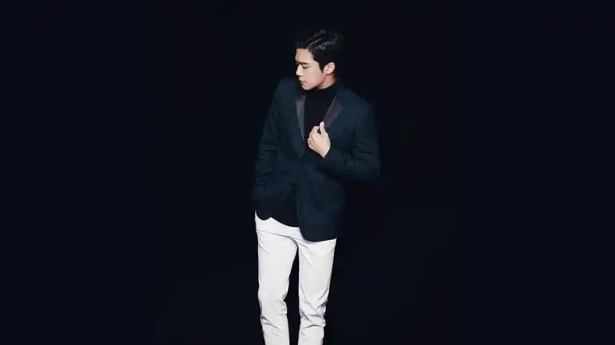 韩国帅哥明星河锡辰桌面壁纸