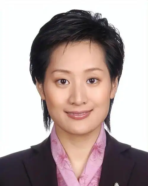 但是没有想到的是,一向不允许自己落人后的何婕,直接成为了辩论队的