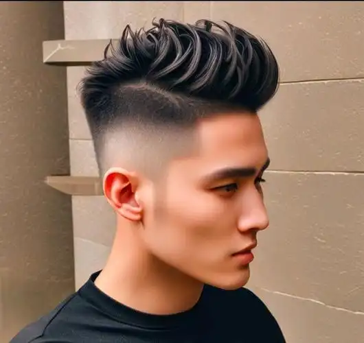 在众多发型中,两侧铲短飞机头无疑是一种独特而时尚的选择,不仅能够
