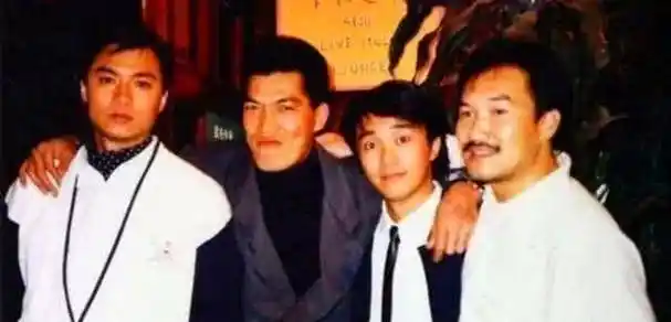 原创原创25张罕见照王祖贤捏周润发脸赫本打高尔夫球邓丽君首次划船