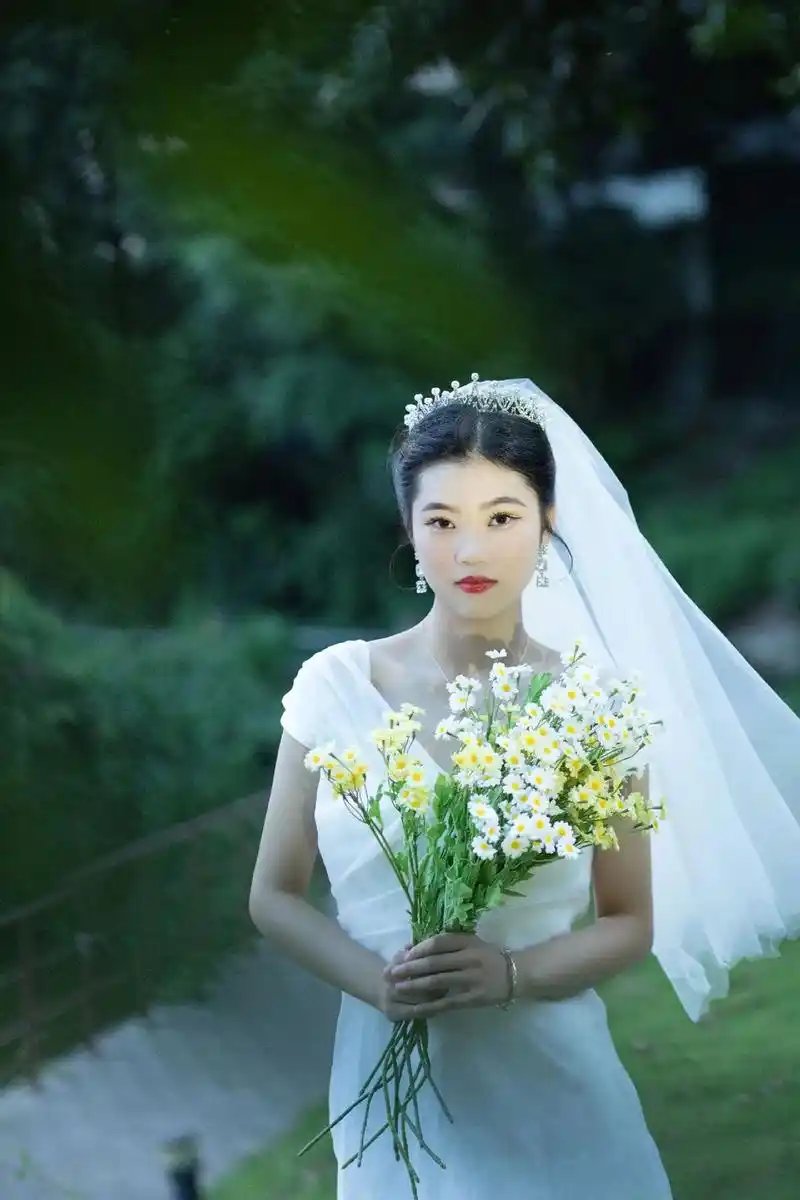 落跑新娘丨一组俏皮可爱的单人婚纱.