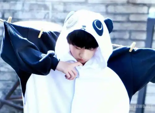 易烊千玺熊猫手怎么回事他的影视代表作你知道吗