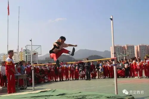 【师生风采】贵定二中组织开展第28届冬季田径运动会