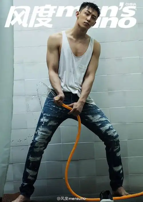 拿图点赞 划船不用桨 全靠浪的#黄景瑜 #高清大图 #顾海#ins截图