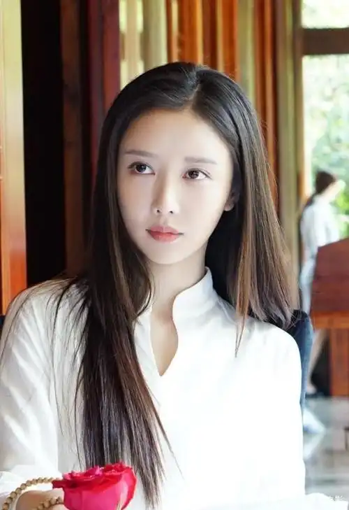 潘时七:温婉优雅,清新秀丽