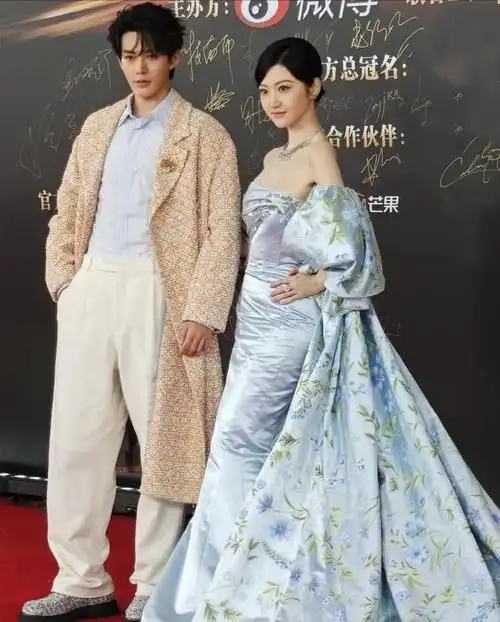 邓为走秀,与景甜成"豪门姐弟":贵圈类似的cp不少,真养眼|杨幂|杨紫