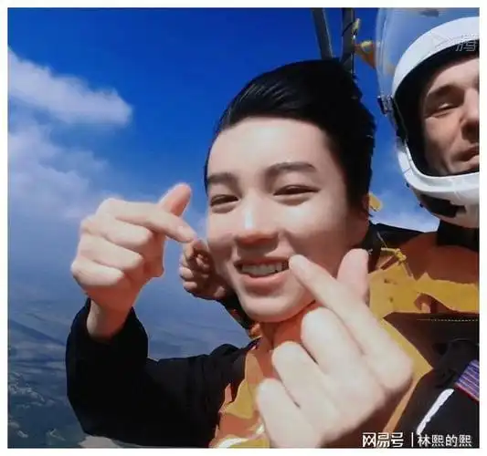 210815王俊凯的各式各样比心合集小机灵鬼有无数种比心方式